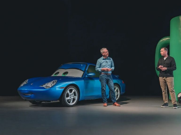 Porsche met aux enchères une 911 unique inspirée du film Cars