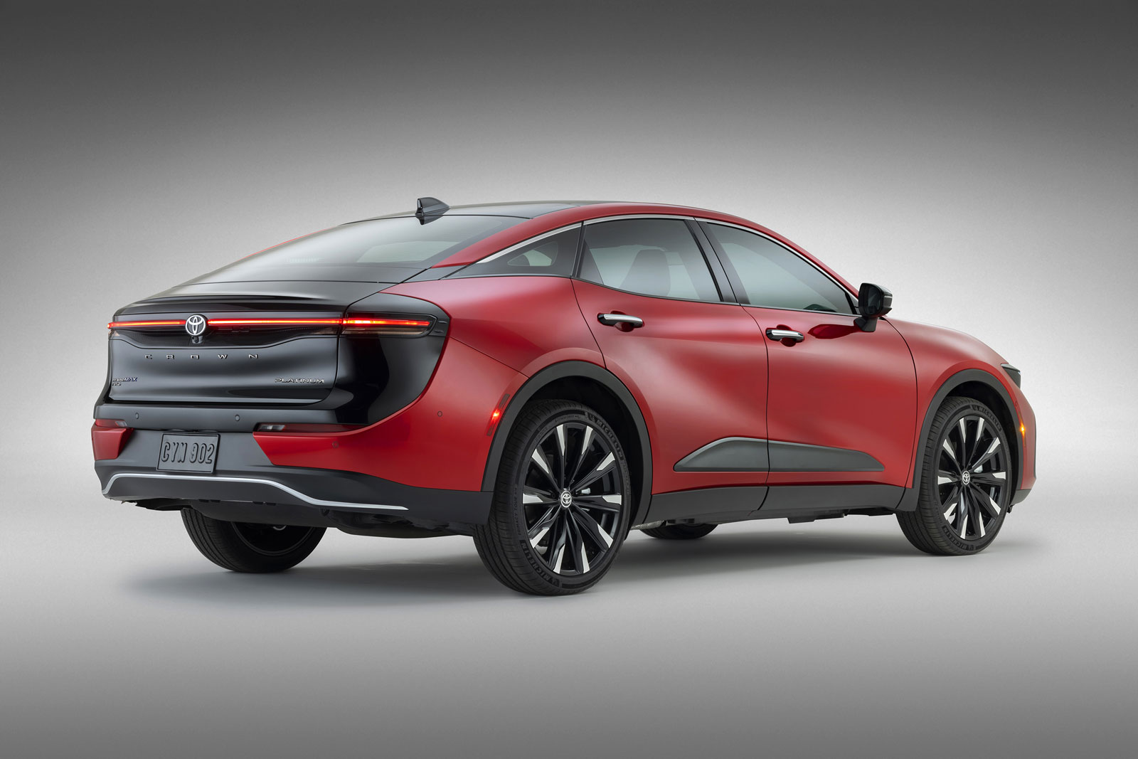 , Ca circule sur internet : La toute nouvelle Toyota Crown 2023 dévoilée, en route pour le Canada