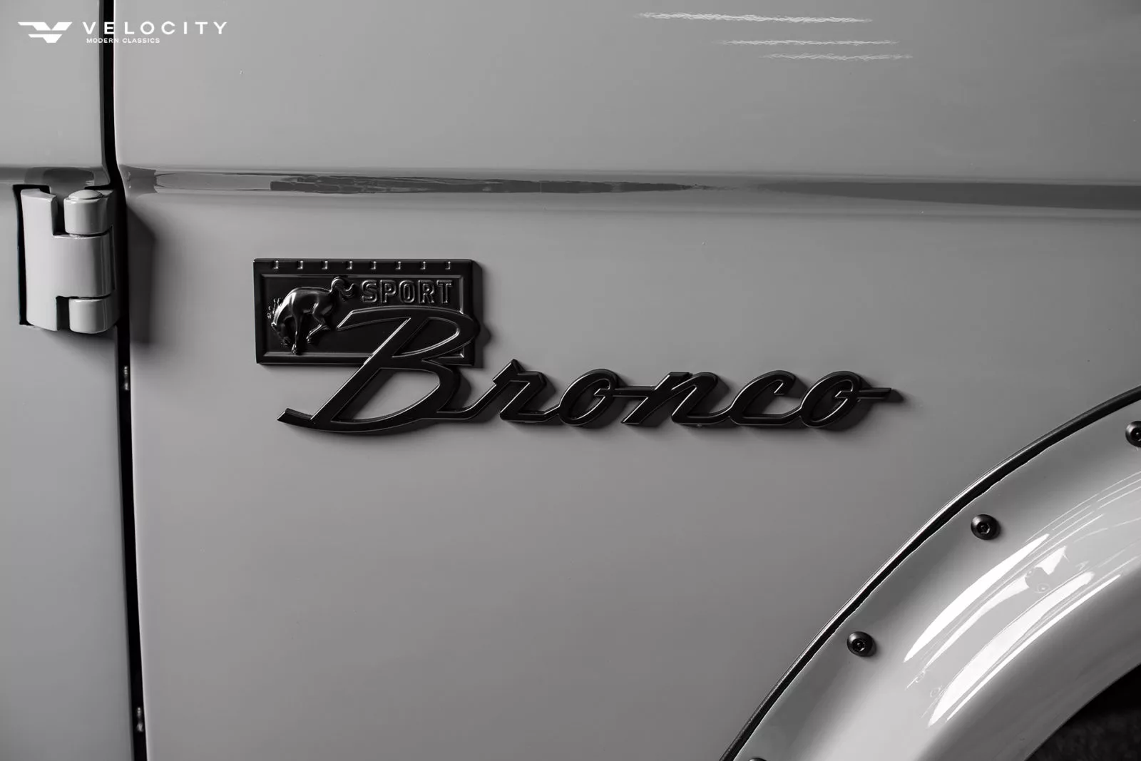 , Decouvrez cette parution : quand le Ford Bronco de 1967 s’habille de Gris Nardo !