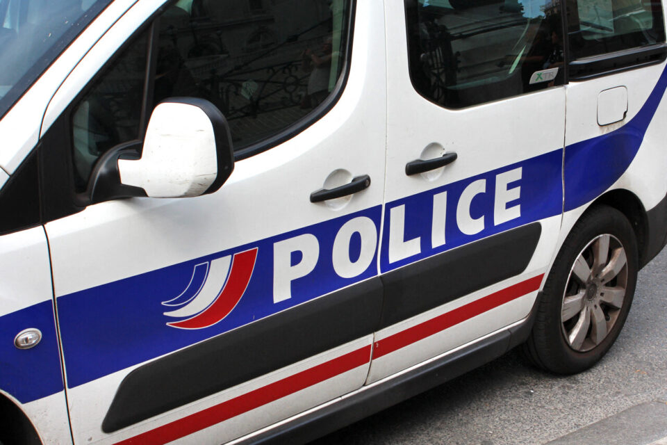 Un homme de 42 ans a été interpellé dans la nuit du samedi 11 mars 2023 à Saint-Nazaire (Loire-Atlantique) après avoir frappé plusieurs femmes dans la rue.