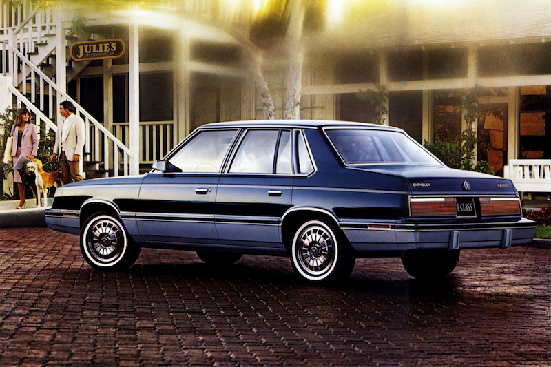 Chrysler Classe E (1983) – en bleu Nightwatch et bleu Glacier